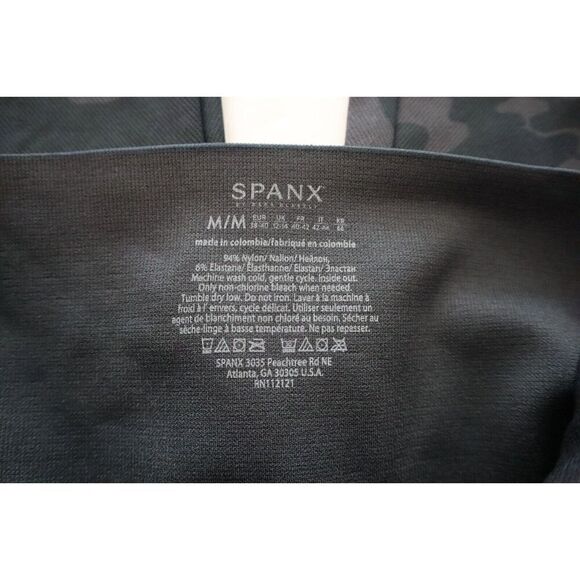 SPANX 20099R Women's Sz Medium (6-8) Black Camo Cropped Lamn Leggings - Picture 3 of 7